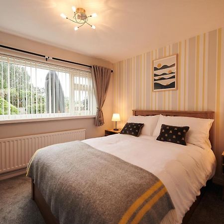 Sea Gem- Beautiful Family Home With Stunning Sea Views & Garden Тенби Екстериор снимка