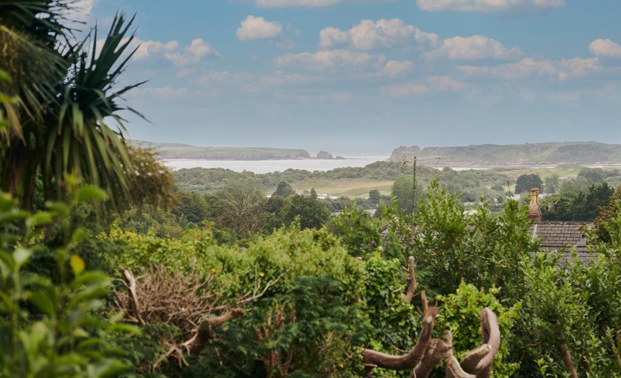 Sea Gem- Beautiful Family Home With Stunning Sea Views & Garden Тенби Екстериор снимка