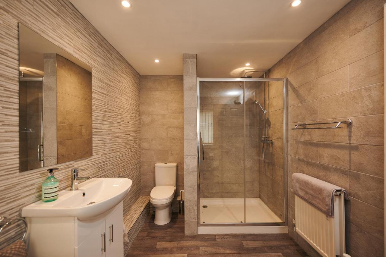 Sea Gem- Beautiful Family Home With Stunning Sea Views & Garden Тенби Екстериор снимка