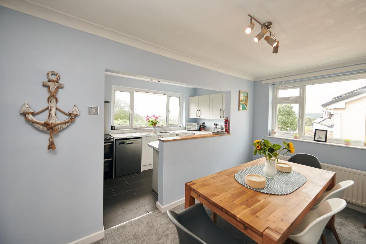 Sea Gem- Beautiful Family Home With Stunning Sea Views & Garden Тенби Екстериор снимка