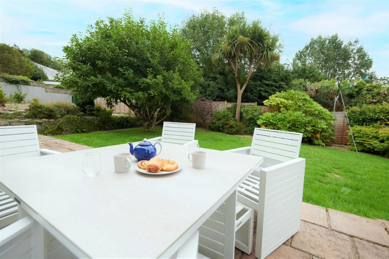 Sea Gem- Beautiful Family Home With Stunning Sea Views & Garden Тенби Екстериор снимка