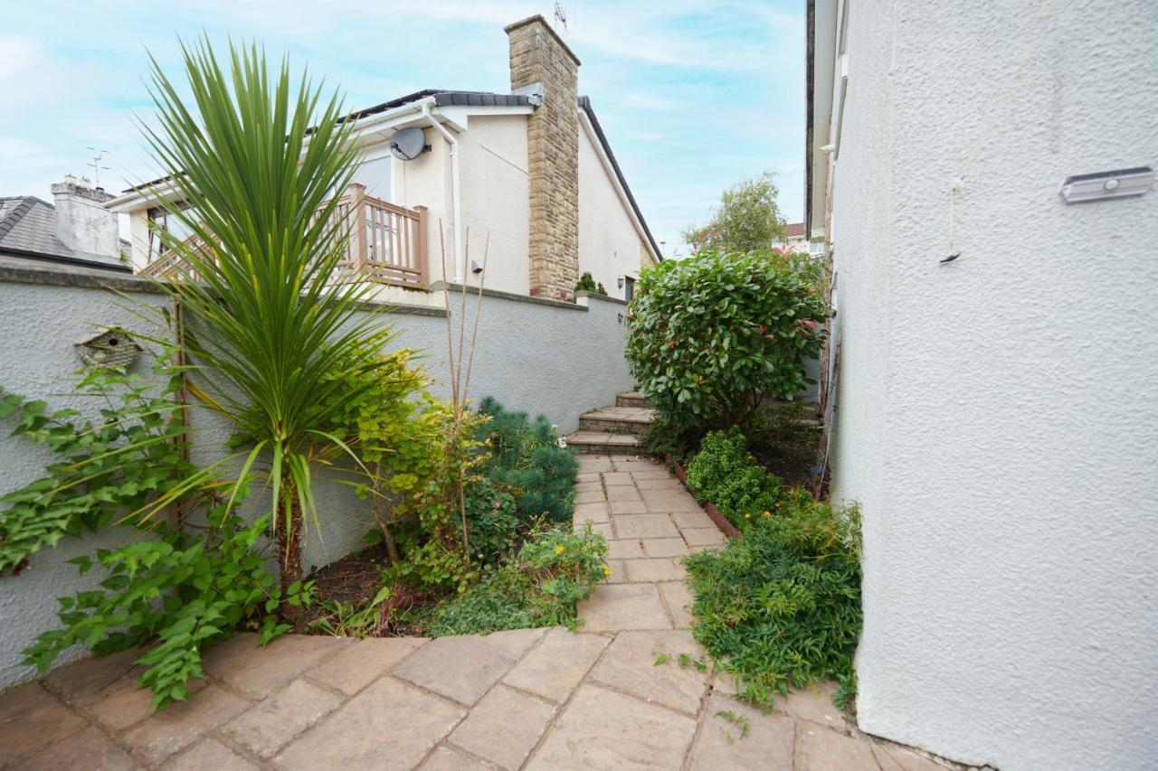 Sea Gem- Beautiful Family Home With Stunning Sea Views & Garden Тенби Екстериор снимка