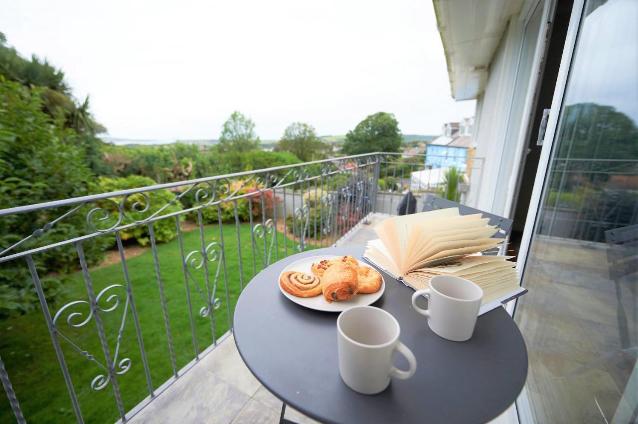 Sea Gem- Beautiful Family Home With Stunning Sea Views & Garden Тенби Екстериор снимка
