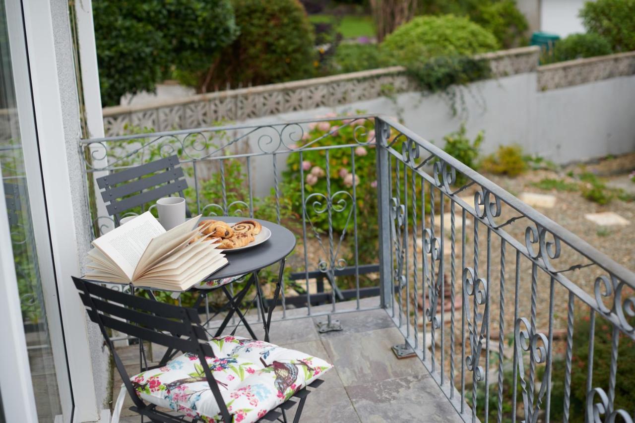 Sea Gem- Beautiful Family Home With Stunning Sea Views & Garden Тенби Екстериор снимка
