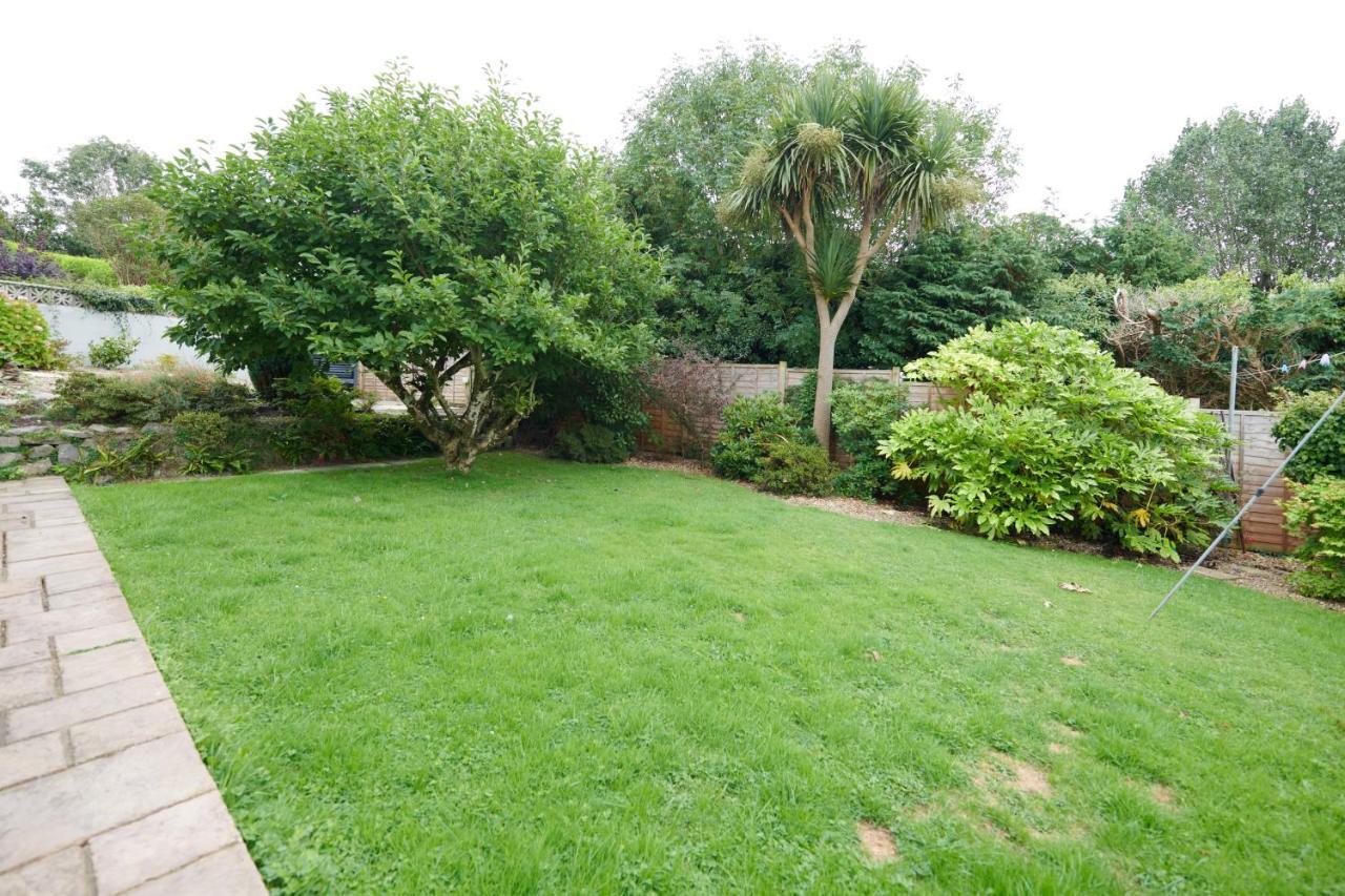Sea Gem- Beautiful Family Home With Stunning Sea Views & Garden Тенби Екстериор снимка