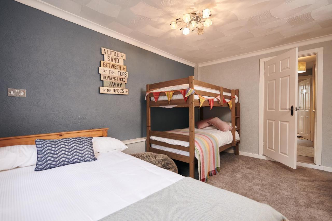 Sea Gem- Beautiful Family Home With Stunning Sea Views & Garden Тенби Екстериор снимка